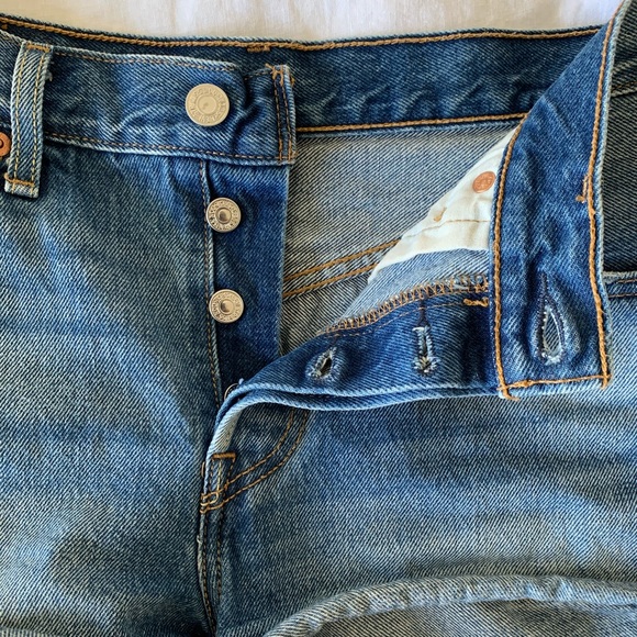 Levi’s 501 denim shorts - Picture 4 of 6